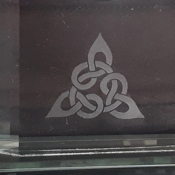 Handcrafted in Scotland Burns Crystal Desk Clock with Trinity Knot - Picture 13 of 15